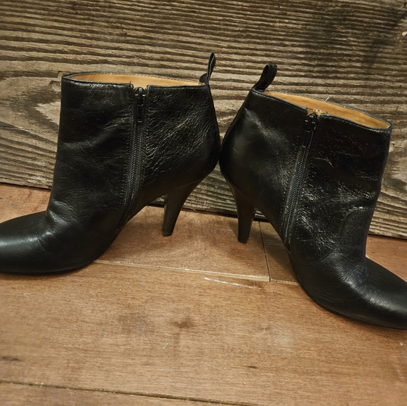 Nine west black leather zip booties - size 8 - Picture 2 of 8